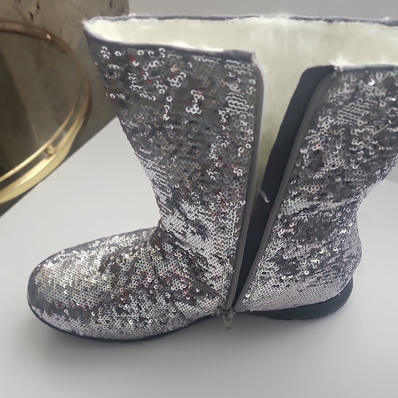 Joan Boyce Glittering Silver Winter Boots - Picture 7 of 11